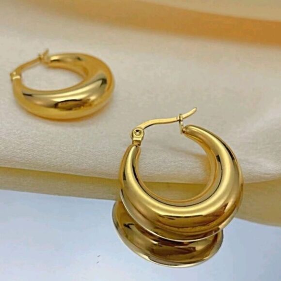 3 for $26 Gold Hoop Earrings ✨ - Picture 4 of 4